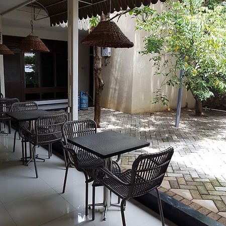 סוראבאיה Krowi Inn מראה חיצוני תמונה