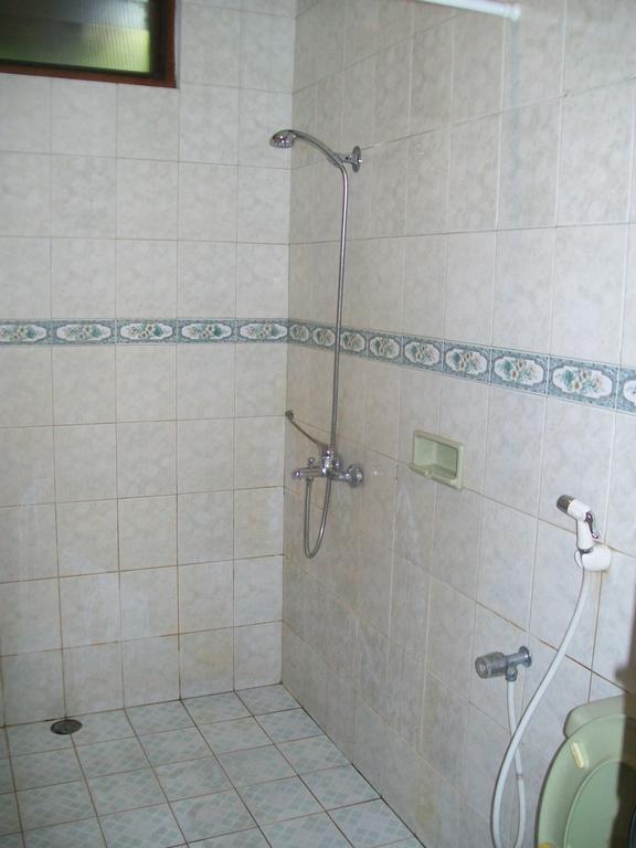 סוראבאיה Krowi Inn חדר תמונה