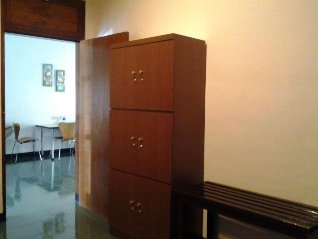 סוראבאיה Krowi Inn חדר תמונה