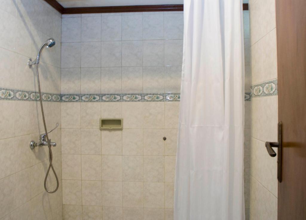 סוראבאיה Krowi Inn חדר תמונה