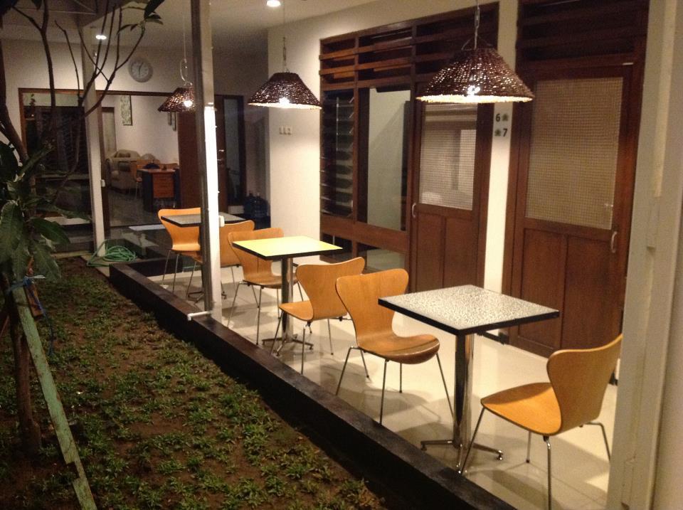 סוראבאיה Krowi Inn מראה חיצוני תמונה