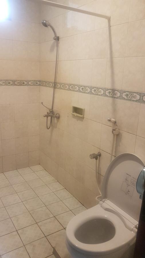 סוראבאיה Krowi Inn מראה חיצוני תמונה